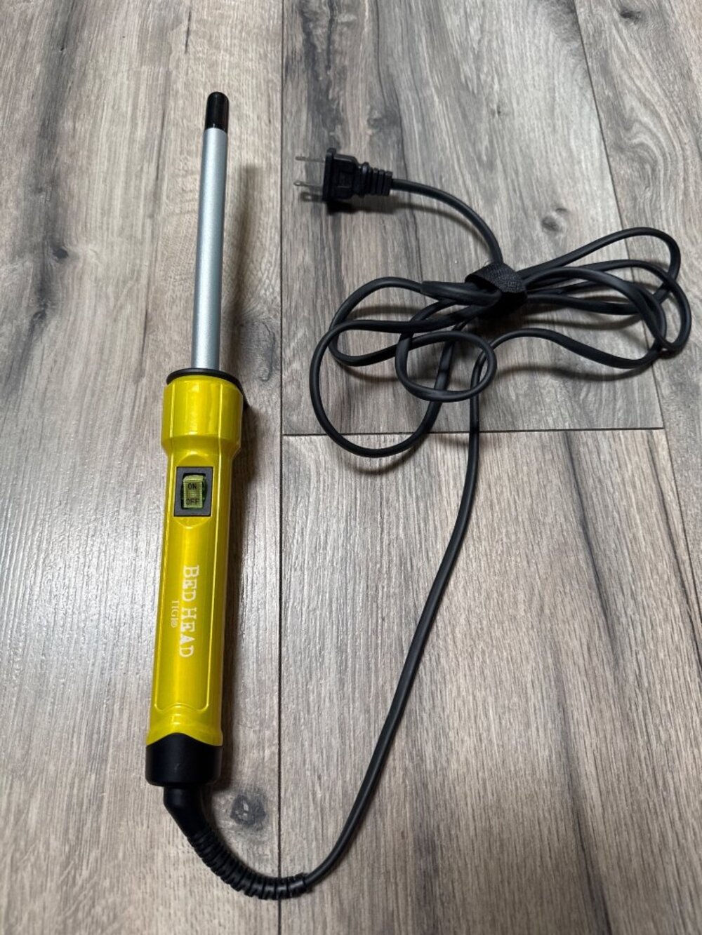 Bed Head TIGI Yellow Model BH362 Curling Wand 120V/240V Dual Voltage Power Switc